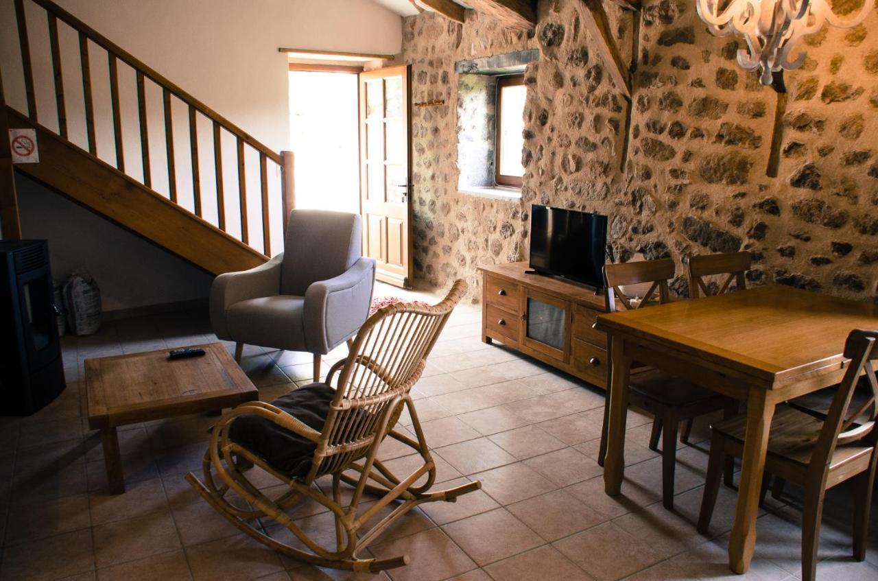 Le Petit Rias Gîte Soleil Saint Maurice en Chalencon Eksteriør billede